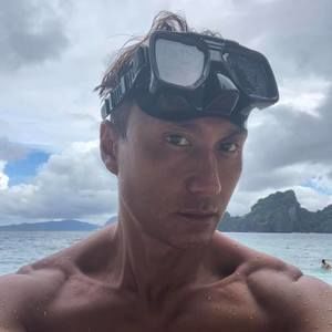 Meet your Posher, Leonides